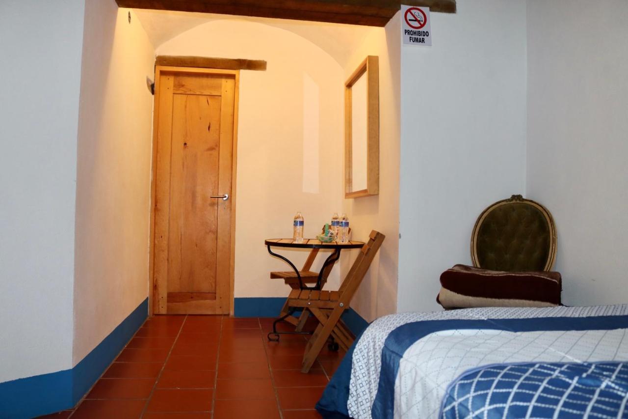 Hospedaje Pizza Azul Catorce Exterior foto